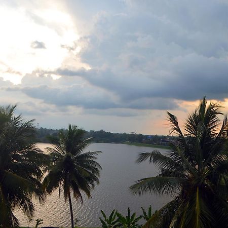 Diamond Lake Tourist Rest Anuradhapura Bagian luar foto