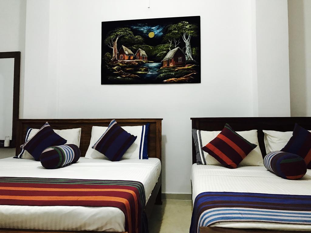 Diamond Lake Tourist Rest Anuradhapura Bagian luar foto
