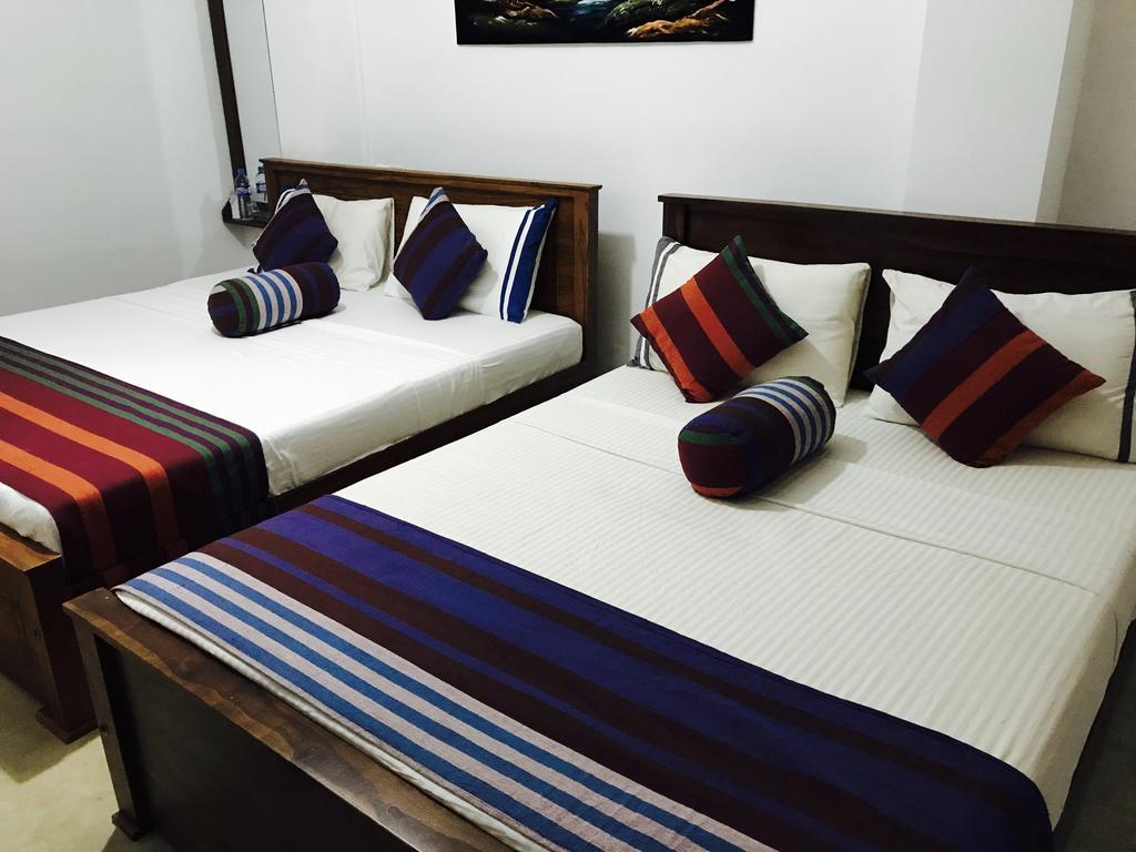 Diamond Lake Tourist Rest Anuradhapura Bagian luar foto