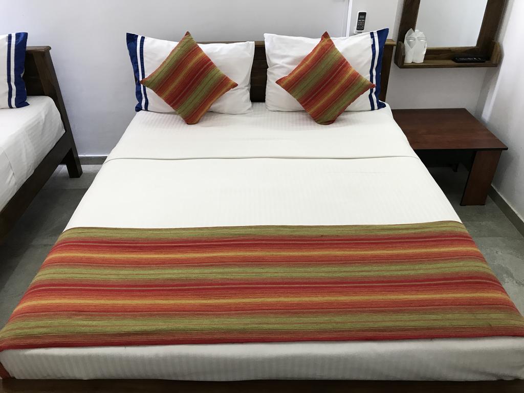 Diamond Lake Tourist Rest Anuradhapura Bagian luar foto