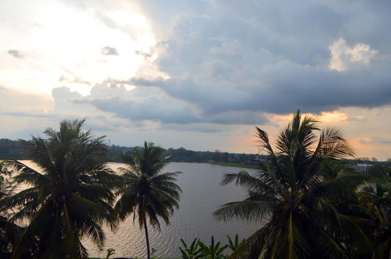 Diamond Lake Tourist Rest Anuradhapura Bagian luar foto